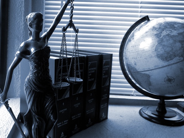 lawyer-attorney-law-judge-640x480-70673559.jpeg